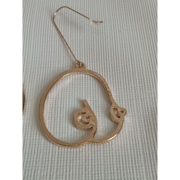 Gold Toned Women's Breast Lightweight Metal Chest Dangle Style Fashion Earrings - Picture 3 of 9
